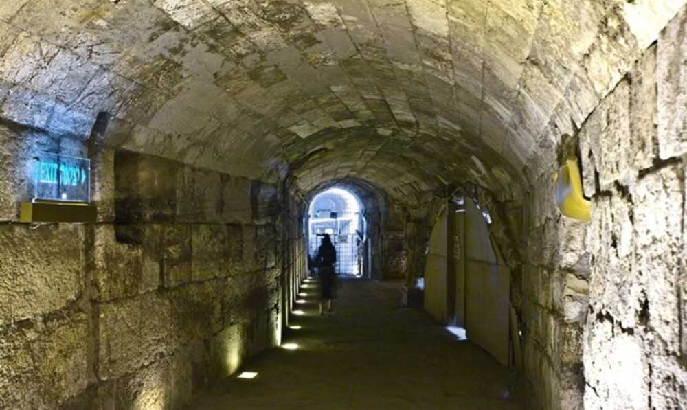 foto di I Tunnel del muro occidentale 