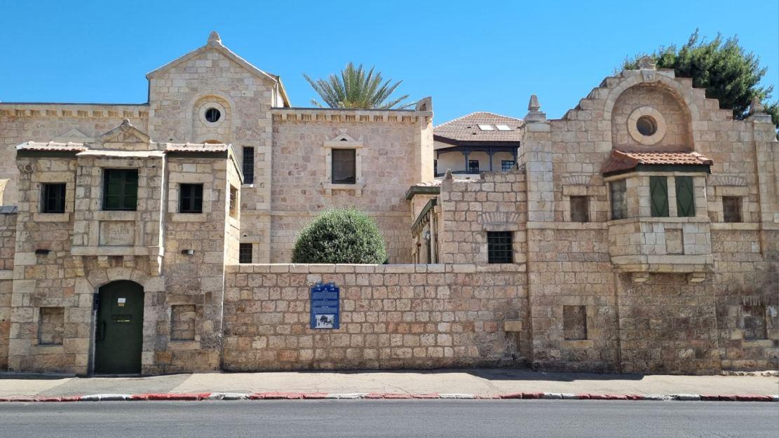 סיור בעקבות אהבות ברחוב הנביאים