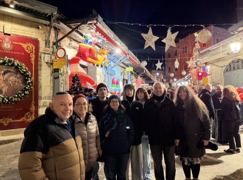 סיור ערב ברובע הנוצרי באווירת כריסמס עם ירושלים מחוץ לקופסה
