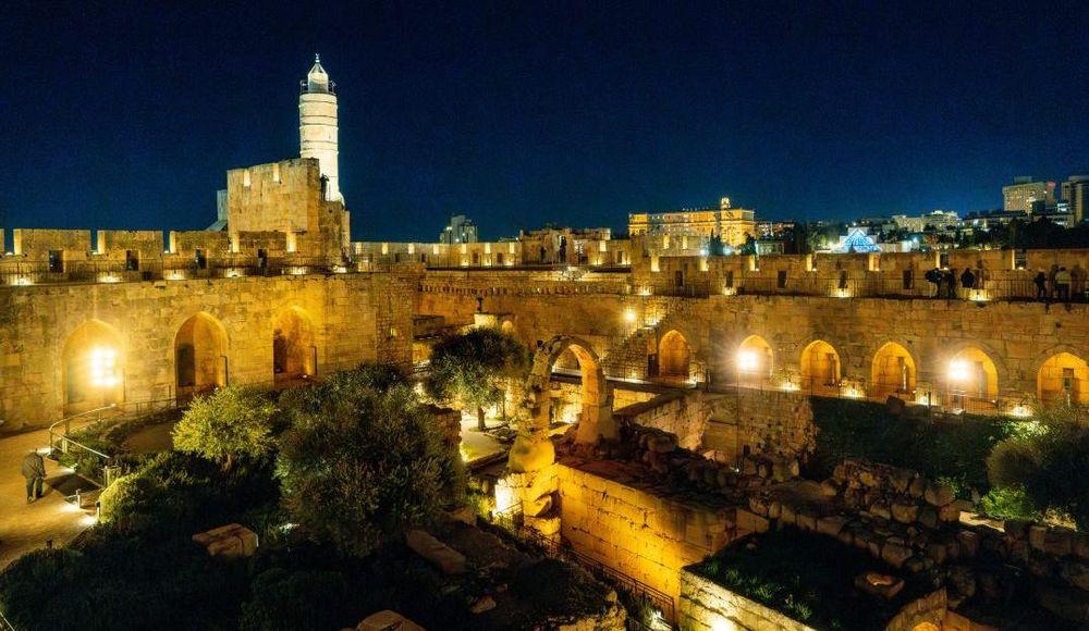 לילות של קסם ורוח: סיור לילי במגדל דוד, בסמטאות ובדרך לכותל