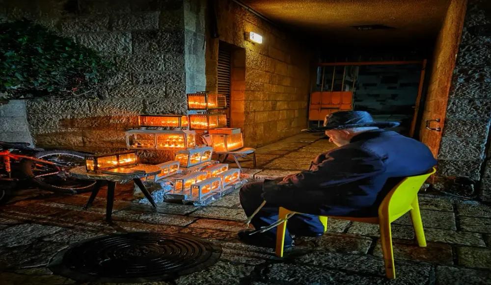 Hanukkah Menorah Tours – Jewish Quarter, Jerusalem