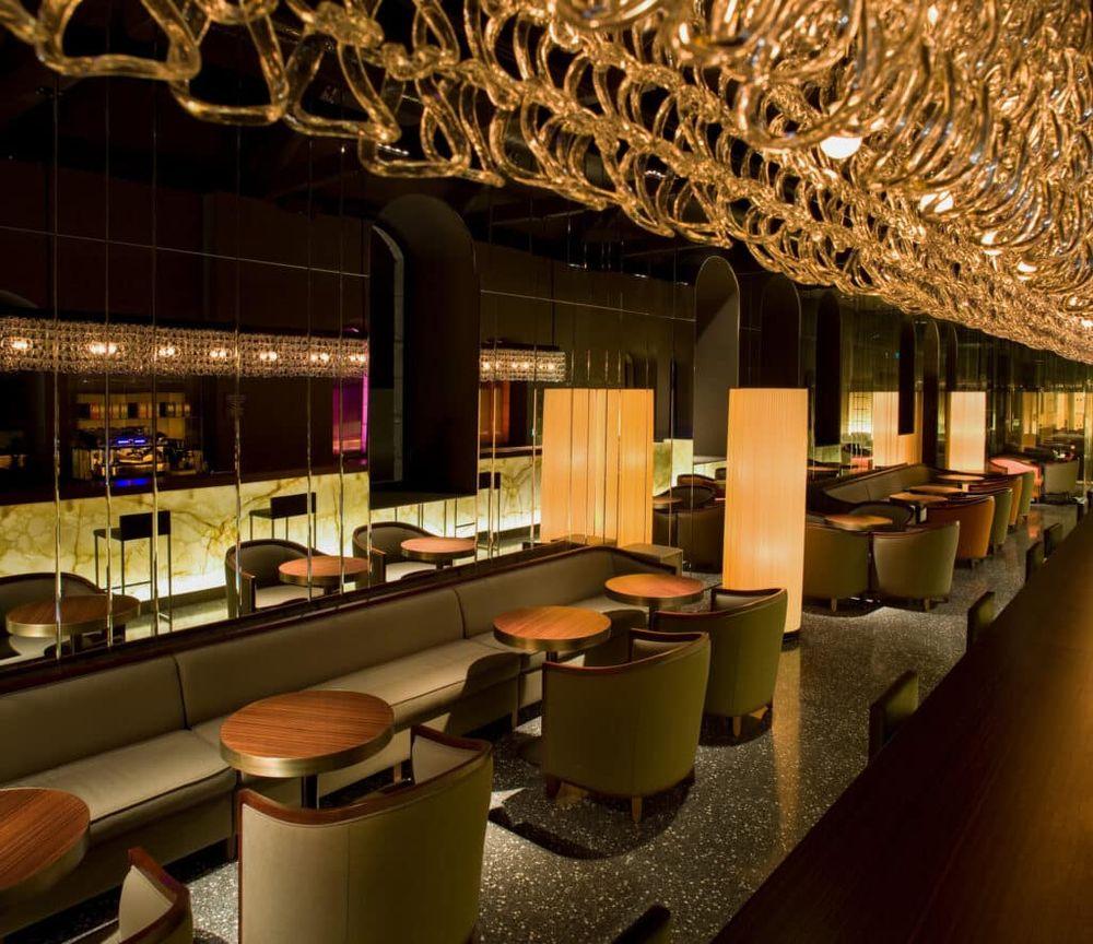 MIRROR BAR, HOTEL MAMILLA 