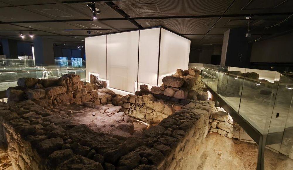 The Quarter of the Priests' Houses (the renewed Herodian quarter)