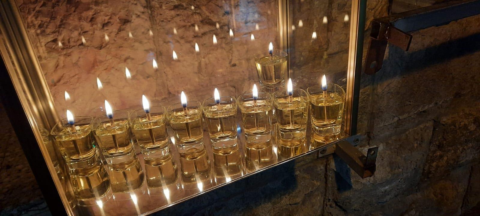 סיור חנוכיות בעיר העתיקה ובכותל המערבי