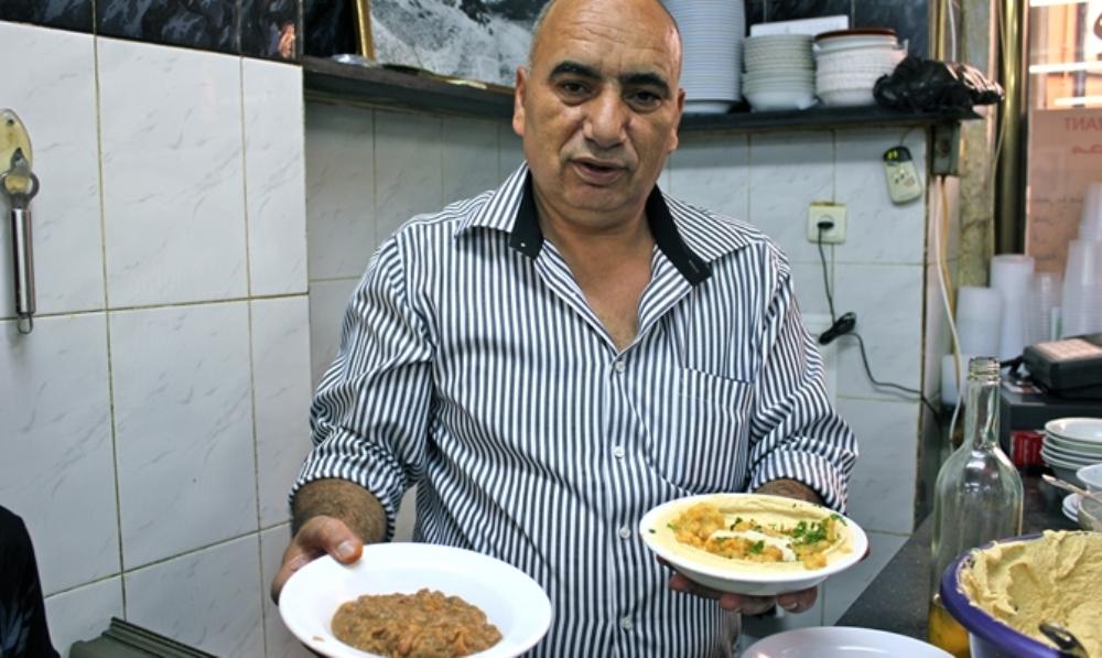 مطعم حمص لينا