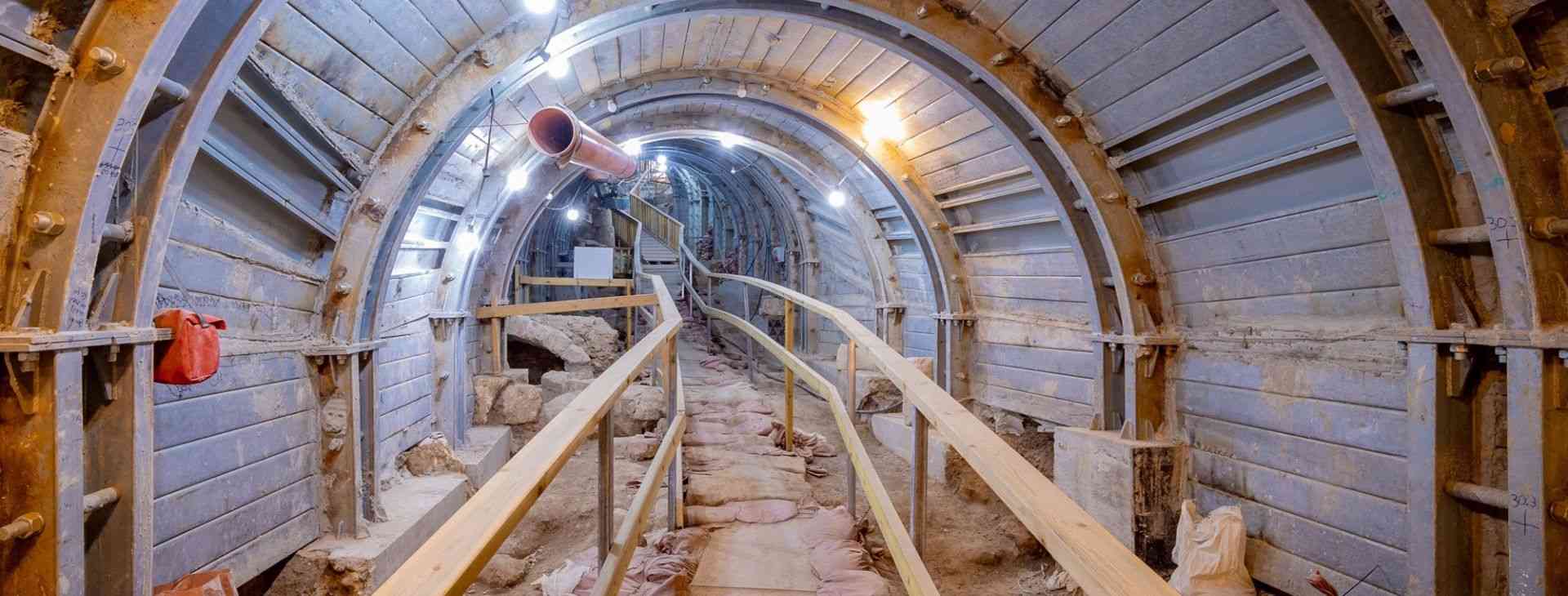 צילום של לסייר עם חוקר: סדרת סיורים ייחודית מבית עיר דוד