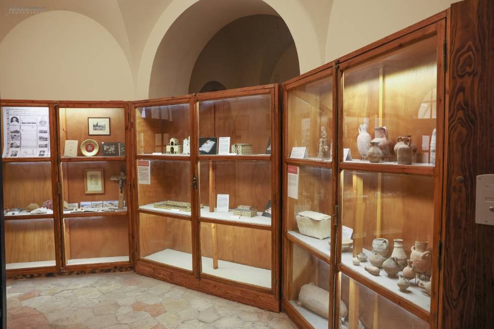 צילום של בית ספר שמידט