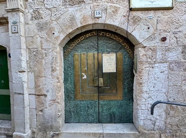 צילום של סודות מהרובע: הסיפורים הנסתרים של הרובע היהודי עם ירושלים מחוץ לקופסה