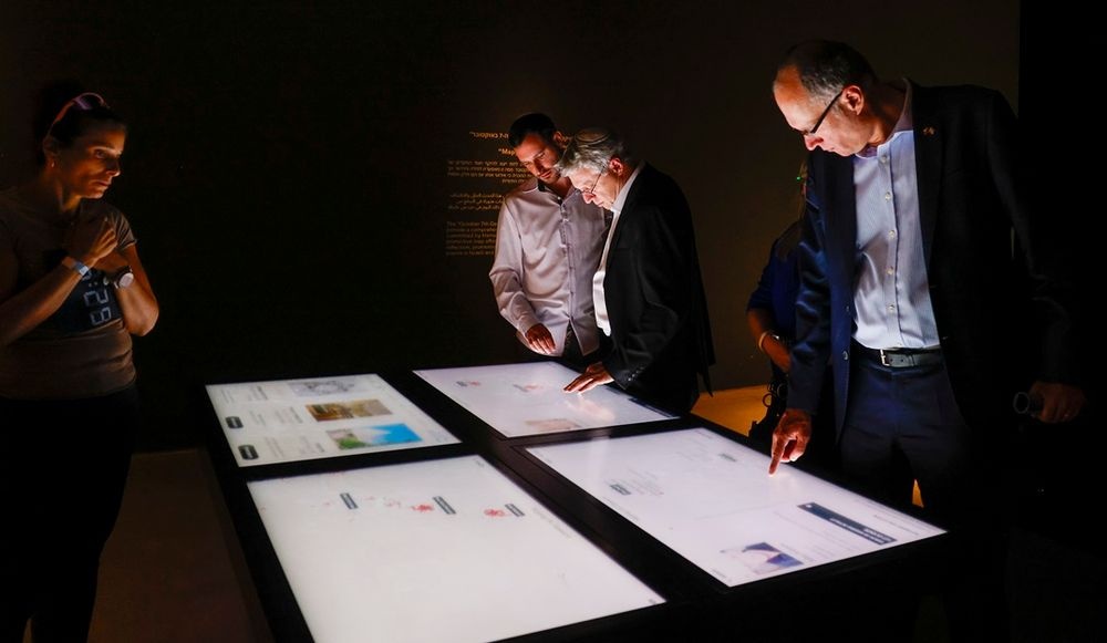 צילום של סיור מרגש במוזיאון הסובלנות ירושלים