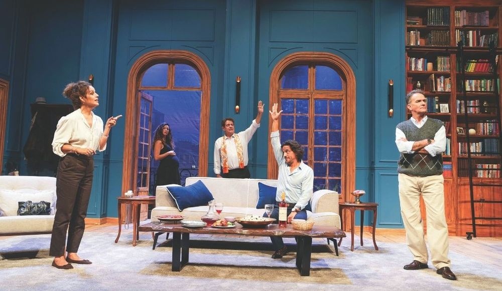 צילום של שם פרטי | בביצוע תיאטרון חיפה בשיתוף תיאטרון השעה הישראלי