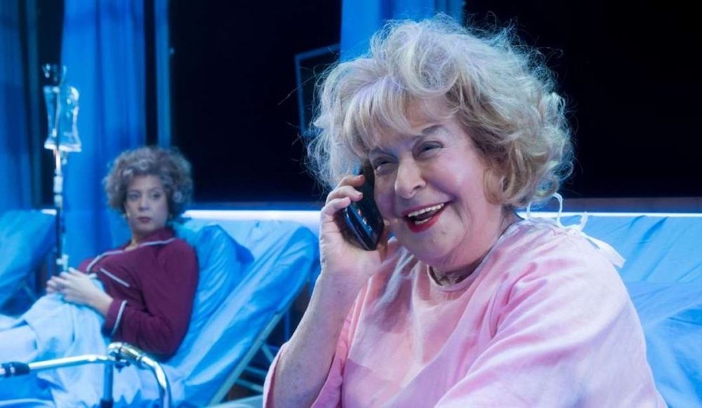 צילום של לשחרר את נחמה | בביצוע תיאטרון חיפה