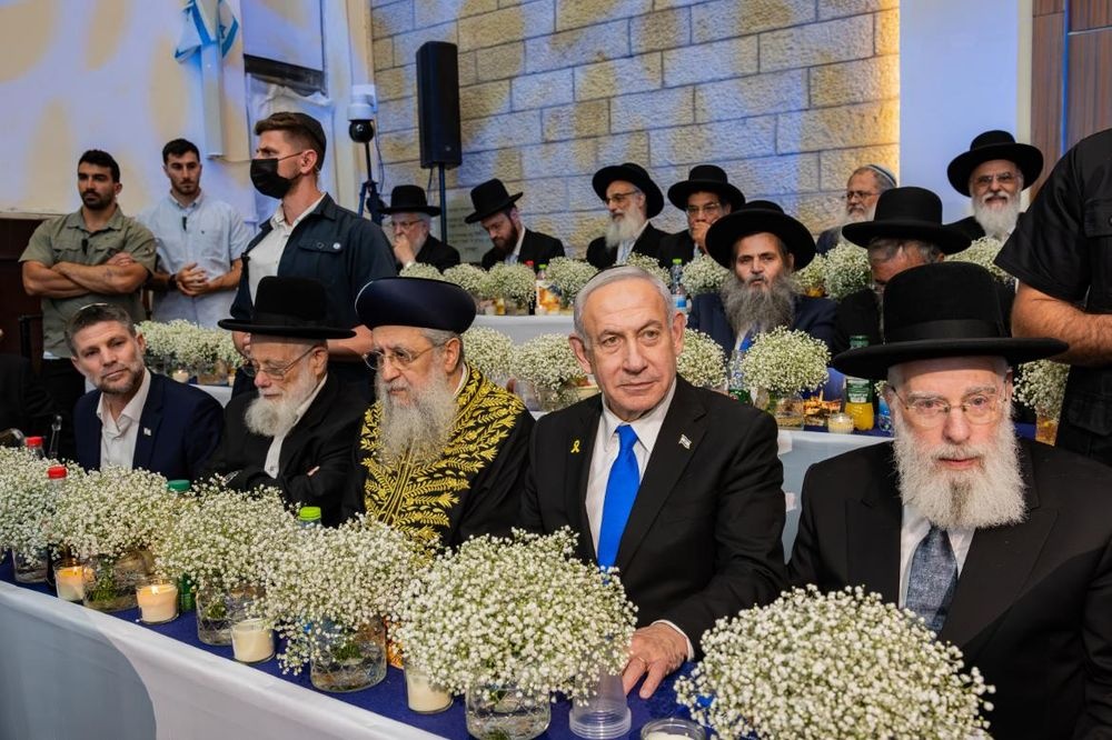 צילום של עצרת ההודיה המרכזית לציון 59 שנים לאיחוד ירושלים ולחיזוק אמונתנו בנצח ישראל