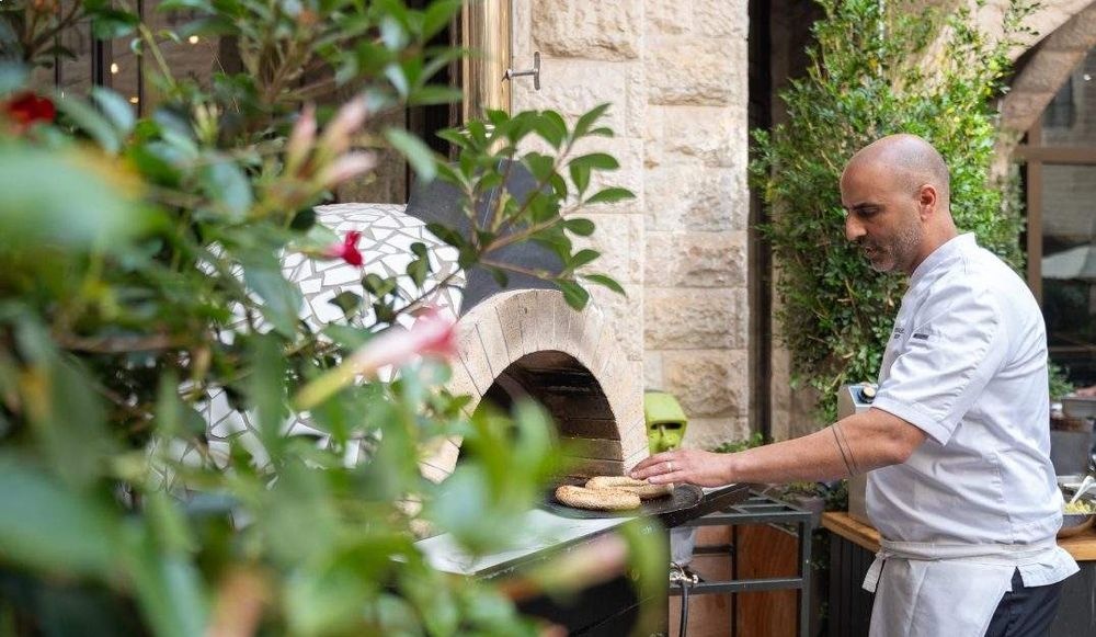 photo de Street Food au Courtyard : Festival d'été à l'hôtel Inbal