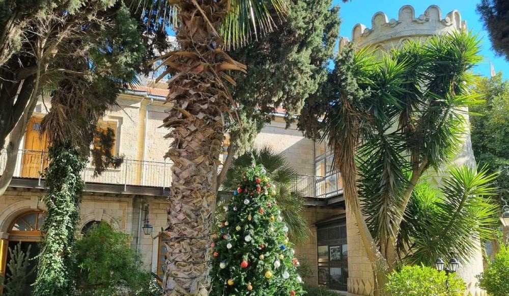 צילום של "רומא שלישית בירושלים" - הרוסים באים