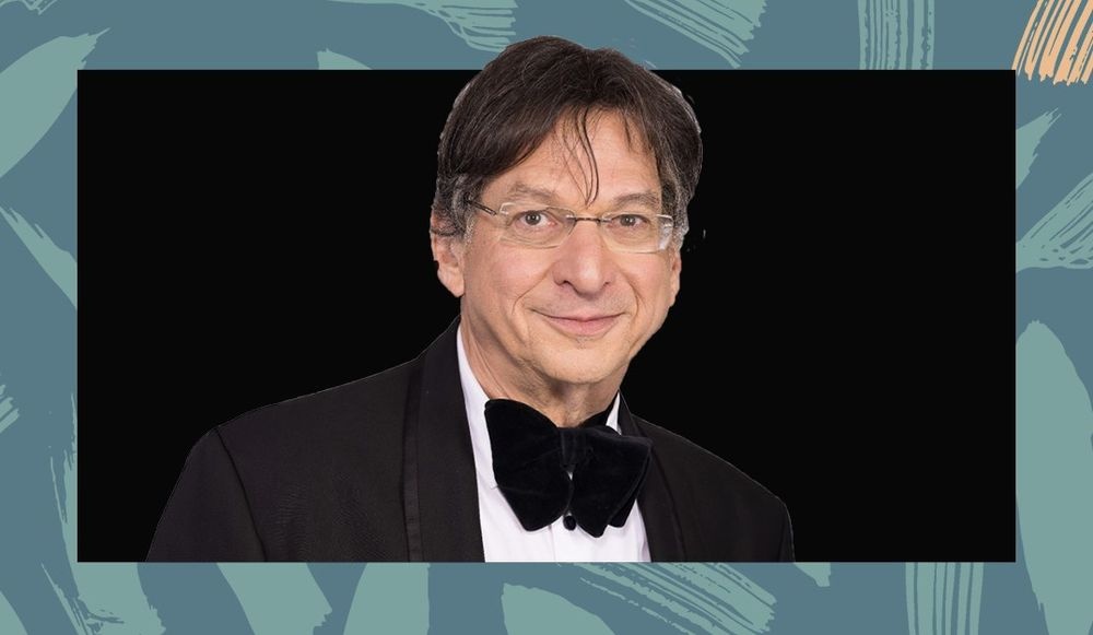 צילום של זמר נוגה: ערב משירי נתן יונתן -ערב בסדרת 'שרים עם התזמורת'