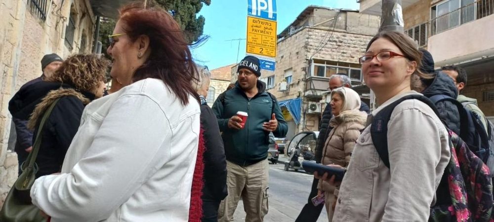 צילום של עד דלא ידע: סיור פורים חגיגי בשכונות החרדיות עם ״ירושלים מחוץ לקופסה״