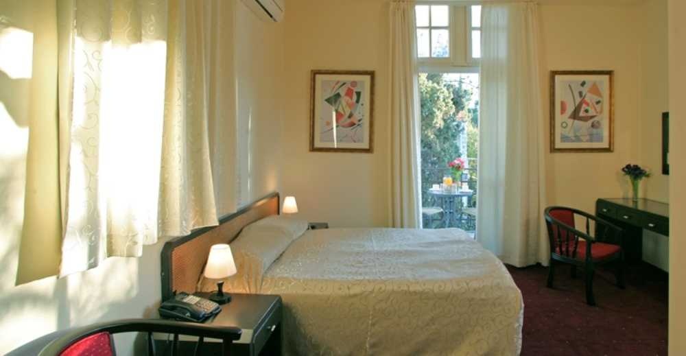 фотография The Colony Hotel