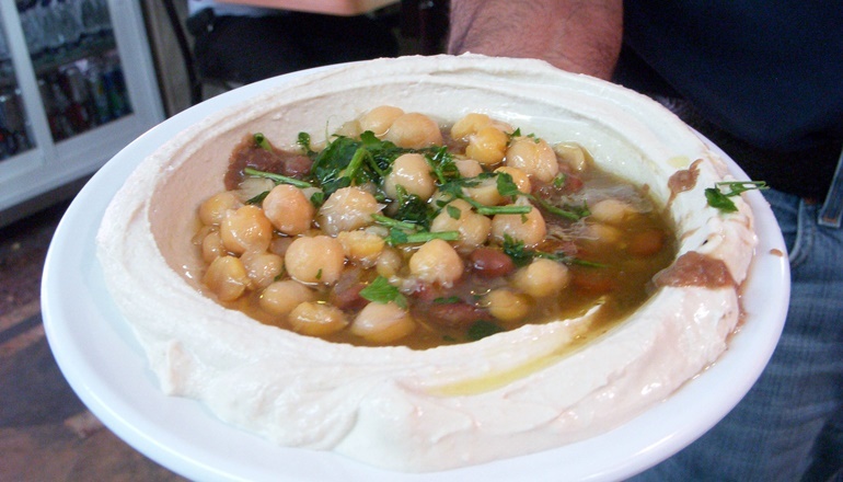 צילום של המסעדה הלבנונית