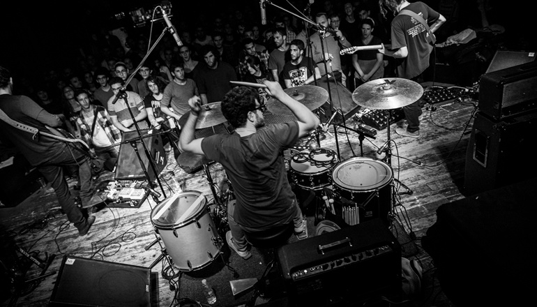 צילום של הצוללת הצהובה - המקום למוזיקה בירושלים