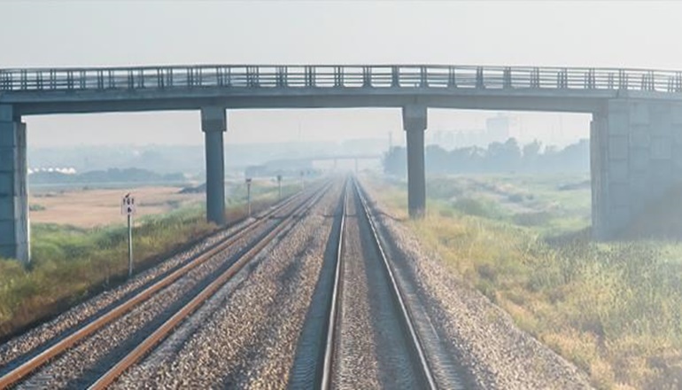 צילום של תחנת רכבת יצחק נבון: קו הרכבת המהיר לירושלים