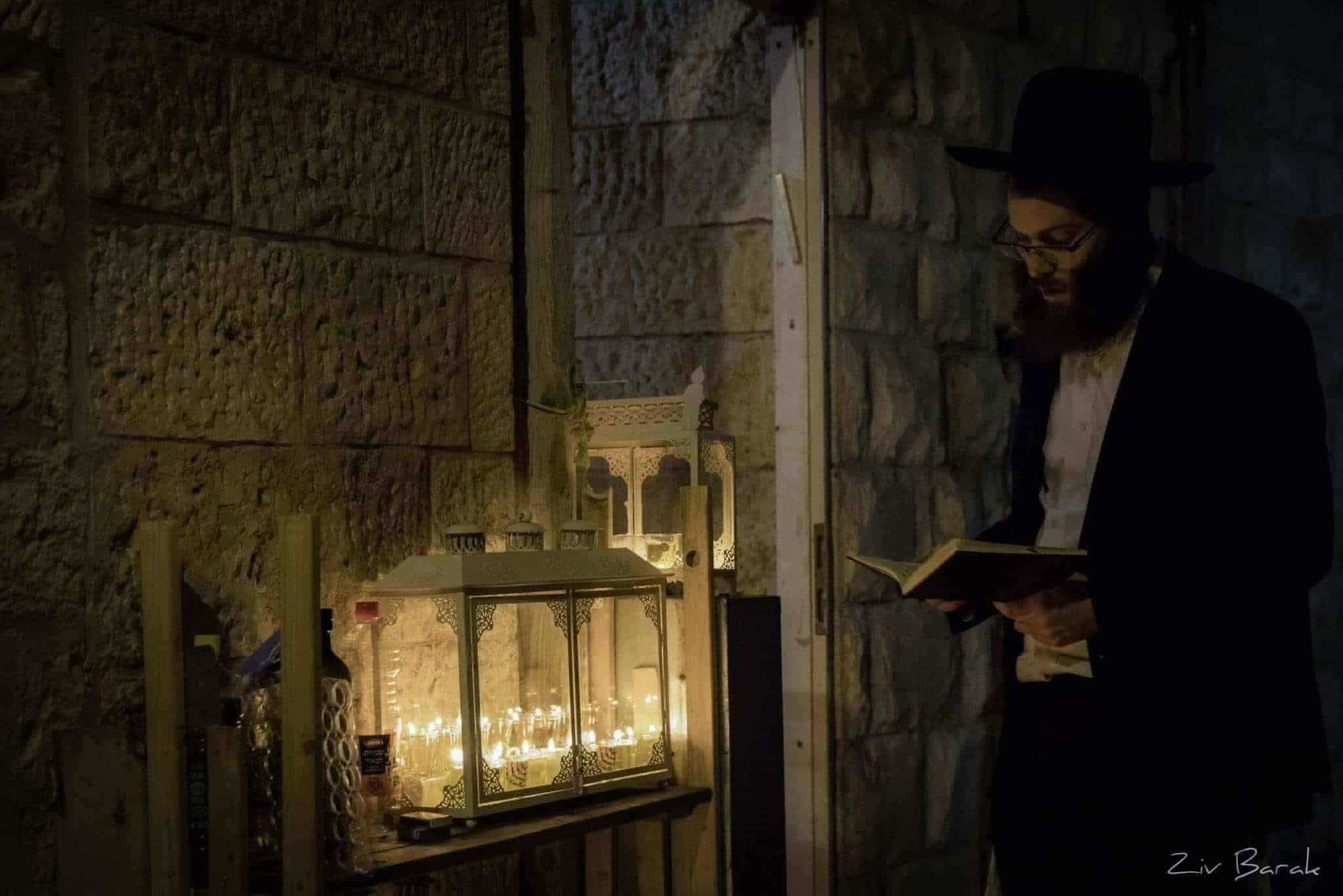 צילום של סיור החנוכיות של מגדל דוד