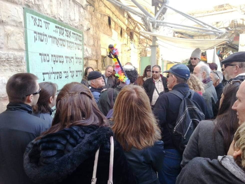 צילום של הכל לכבוד שבת: סיור חמישי קסום עם בירה וצ'ולנט עם חיים אוחנה