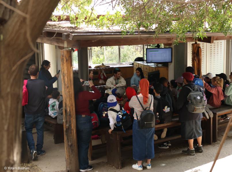 צילום של הדרכות טיבוע ציפורים: חנוכה בתחנה לחקר ציפורי ירושלים