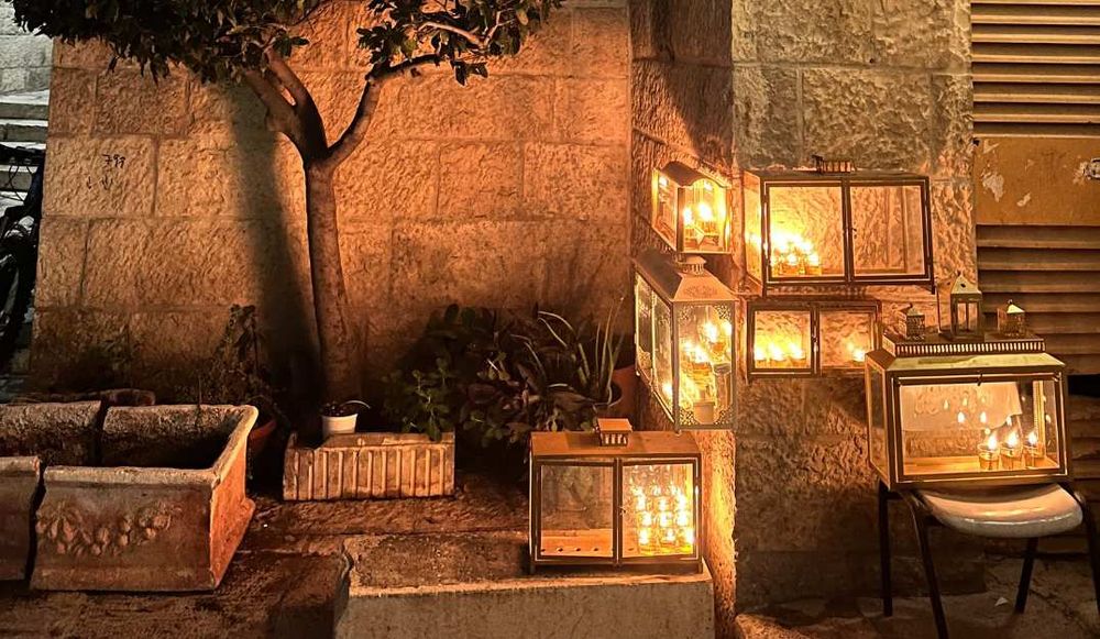 צילום של אור וירושלים - סיור חנוכריסמיס בעיר העתיקה עם גל כליל החורש