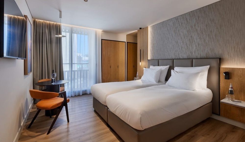 צילום של גני ירושלים בחנוכה: דיל לינה וסיור חנוכיות