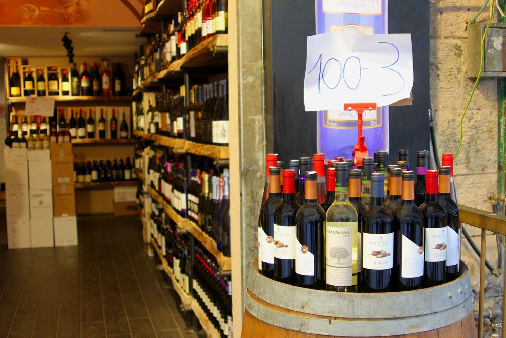 photo of Vino; Wine, Cigars, People 