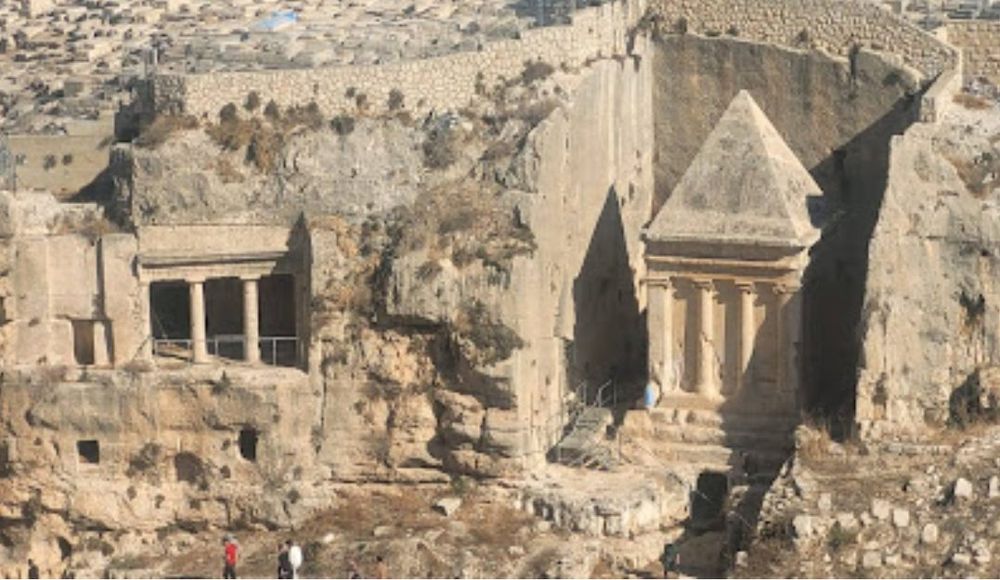 צילום של עמק המנוחות – אתרי קבורה לאורך נחל קדרון