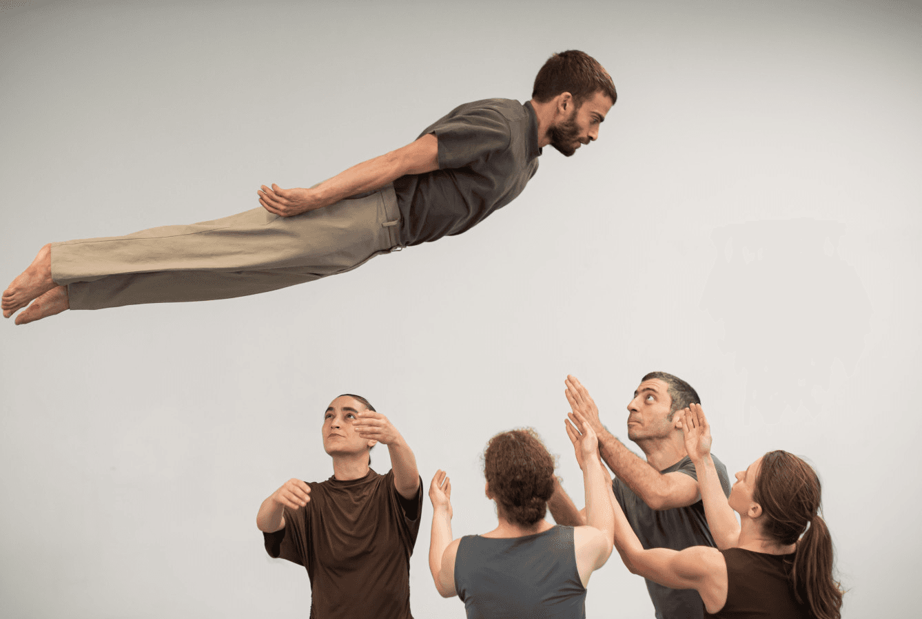 פורטרטים של נפילה: כשהגוף מסרב להיכנע