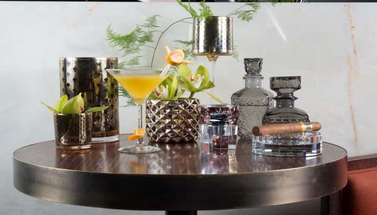 צילום של מירור בר, מלון ממילא