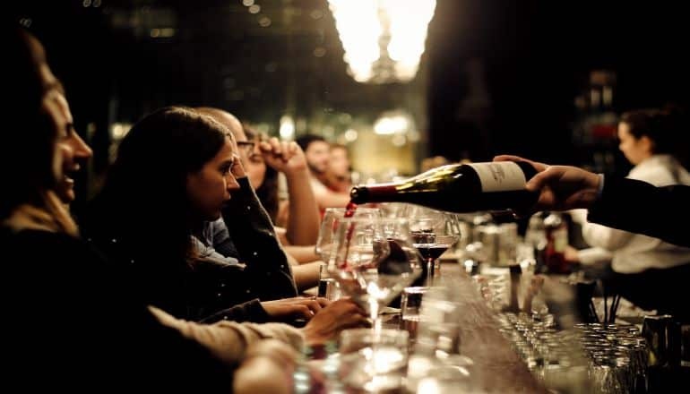 צילום של מירור בר, מלון ממילא