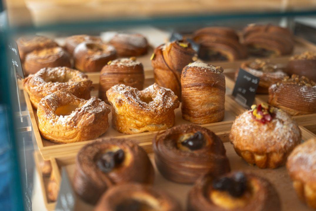 צילום של קונדיטוריה עונג