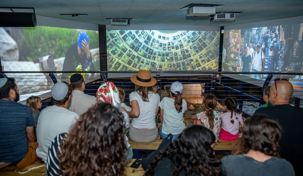 צילום של חגיגה משפחתית ברובע היהודי: 6 אתרים בכרטיס אחד במחיר חסר תקדים!