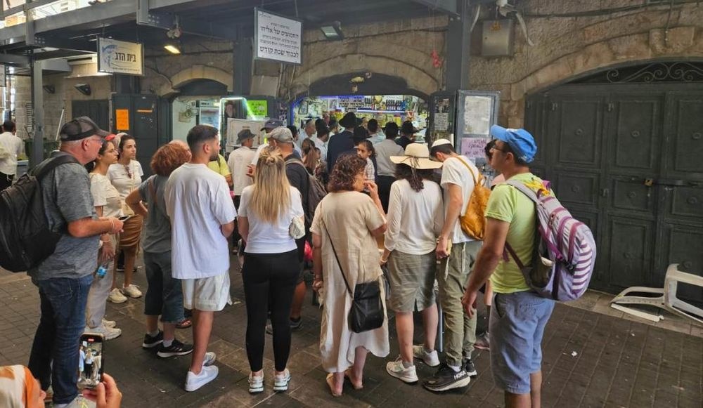 צילום של בין בוכרה לירושלים: סיור מרתק בשכונת הבוכרים עם ירושלים מחוץ לקופסה