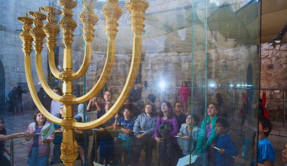 ניסים וגבורות ברובע היהודי – סיור חנוכה 2025