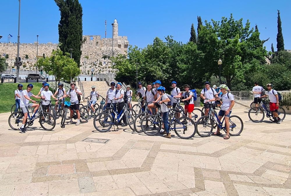 צילום של סיור אופניים מודרך בפינות טבע עירוני ותצפיות מרהיבות