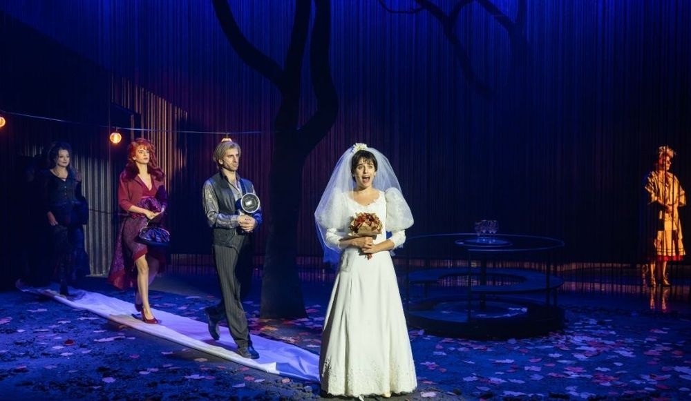 צילום של הנפש הטובה מסצ'ואן | בביצוע התיאטרון הקאמרי