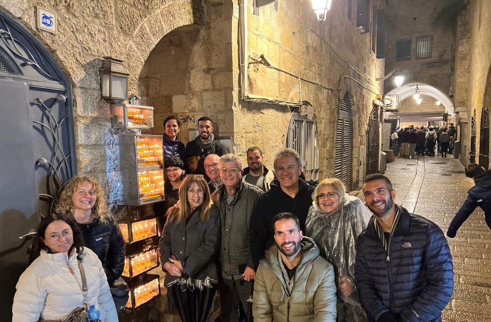 ירושלים של זהב: סיור חנוכיות בעיר העתיקה עם ירושלים מחוץ לקופסה