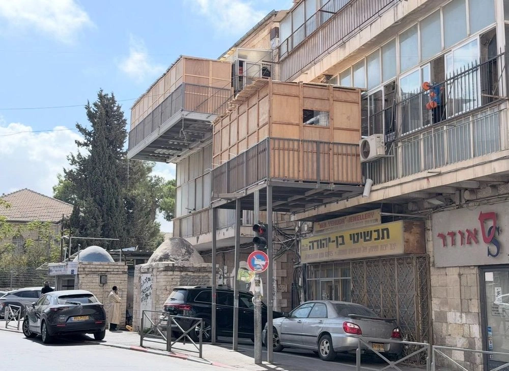 צילום של סיור סוכות בחצרות החרדיות