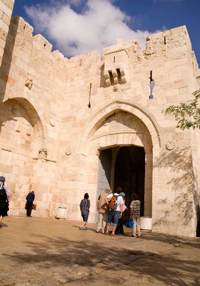 צילום של סיור משער יפו אל הרובע היהודי