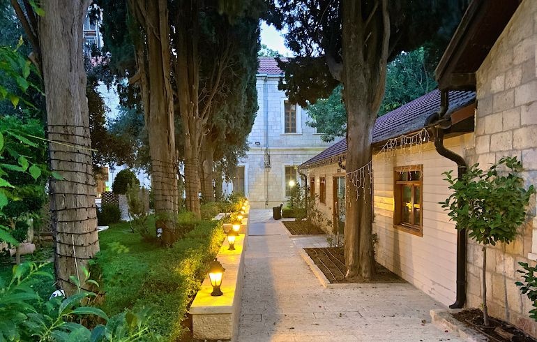 צילום של אהבה ירושלמית״: סיור בעקבות סיפורי אהבה ברחוב הנביאים"