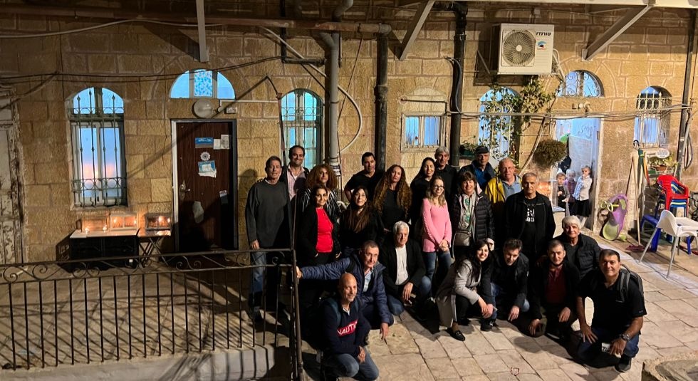 צילום של חנוכיות בנחלאות: סיור חנוכה בנחלאות עם "ירושלים מחוץ לקופסה"