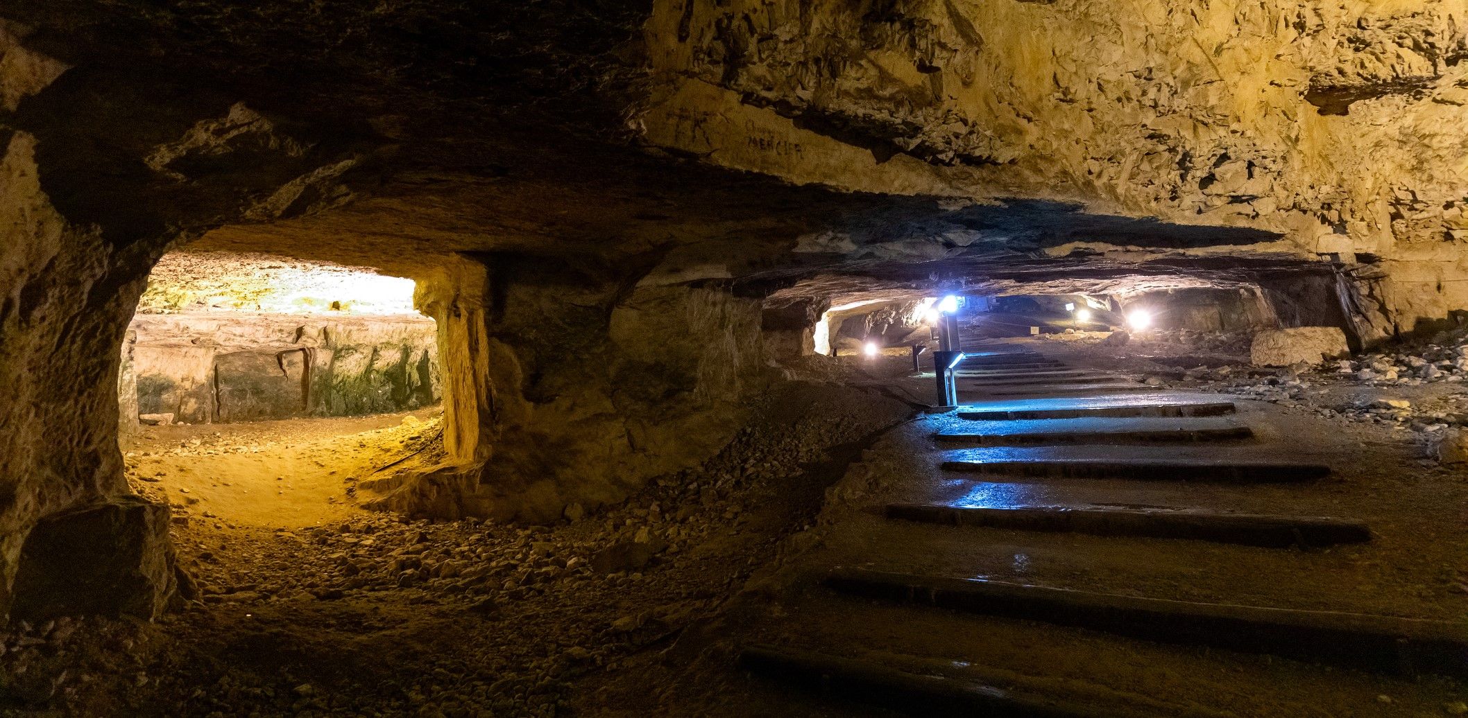 photo of Zedekiah's Cave, King Solomon's Quarries