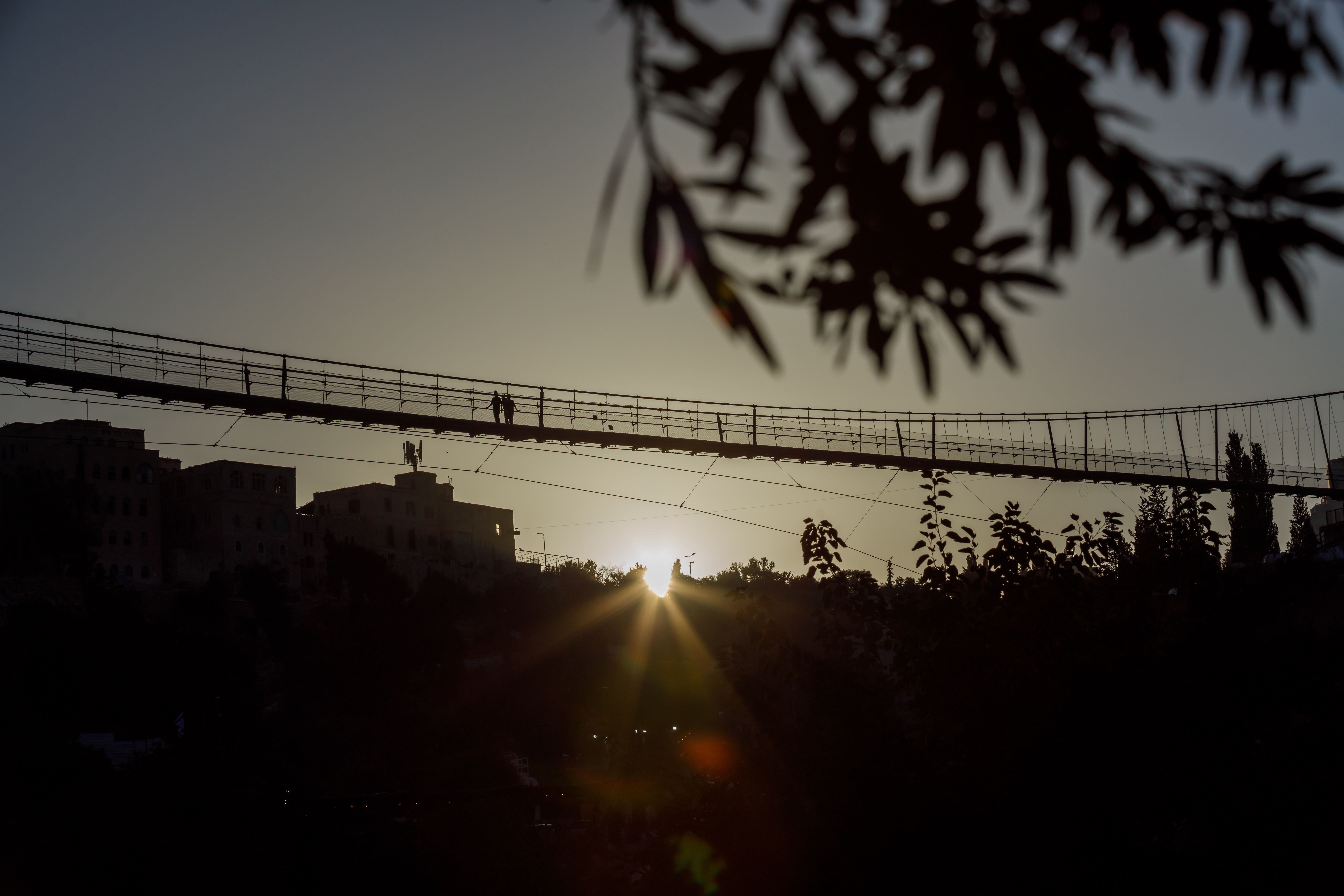 צילום של הגשר התלוי - גשר גיא בן הינום