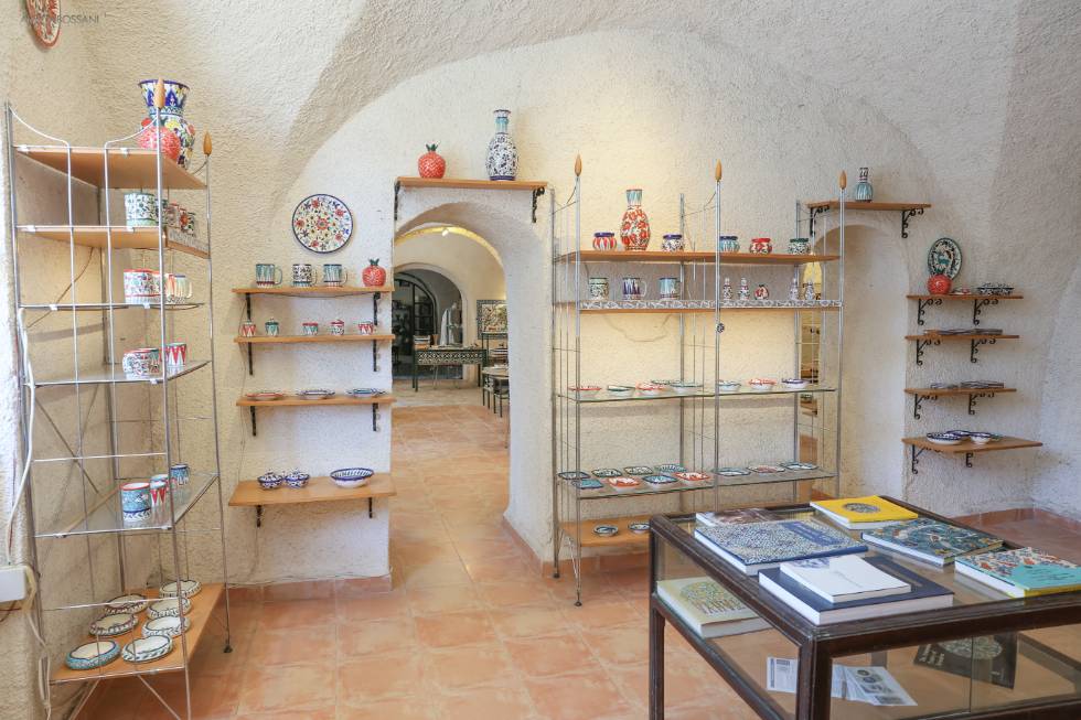 צילום של חצר בליאן