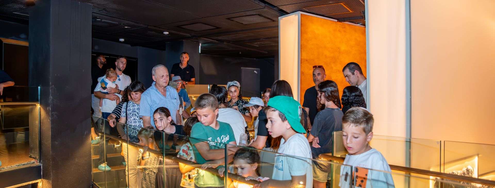 צילום של סיור מודרך היסטורי בבתי הכהנים מהתקופה ההרודיאנית