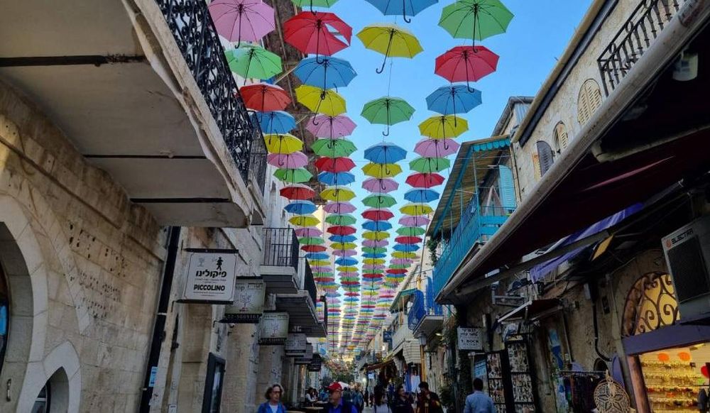 צילום של ירושלים פנים רבות לה: סיור טעימות פרטי בעיר העתיקה